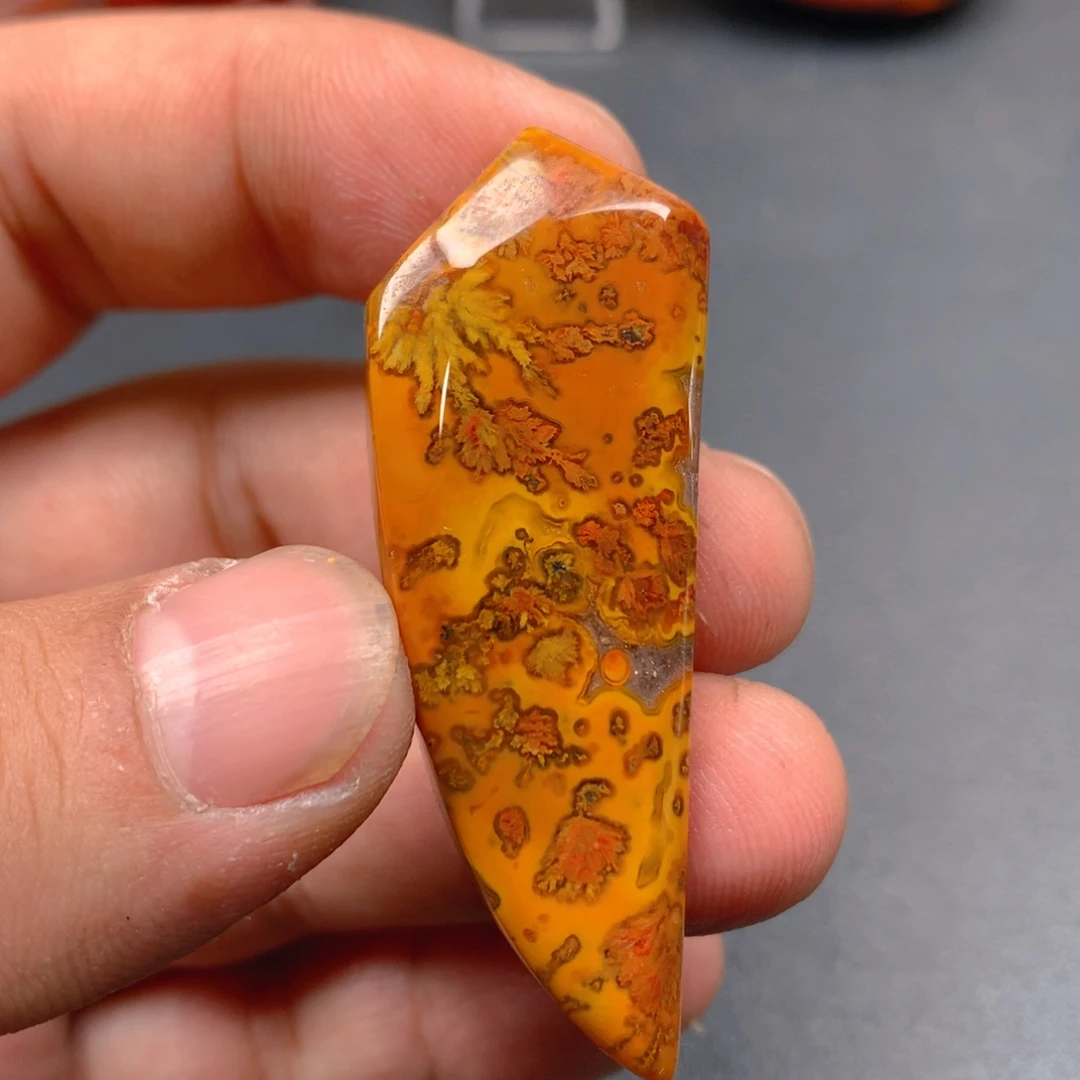 玛瑙/玉髓颈饰未镶嵌执***尘