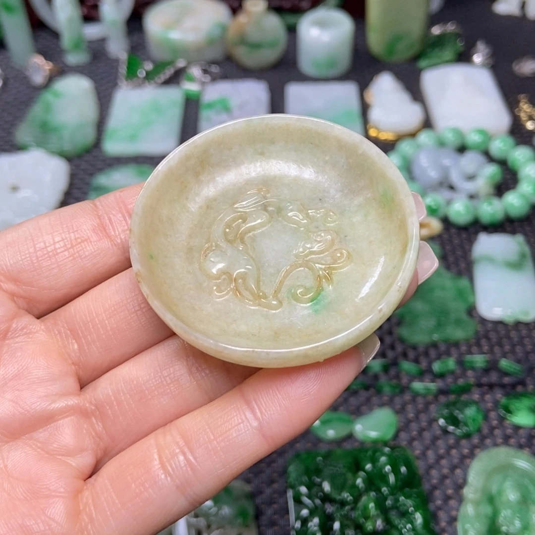 翡翠未镶嵌挂件清