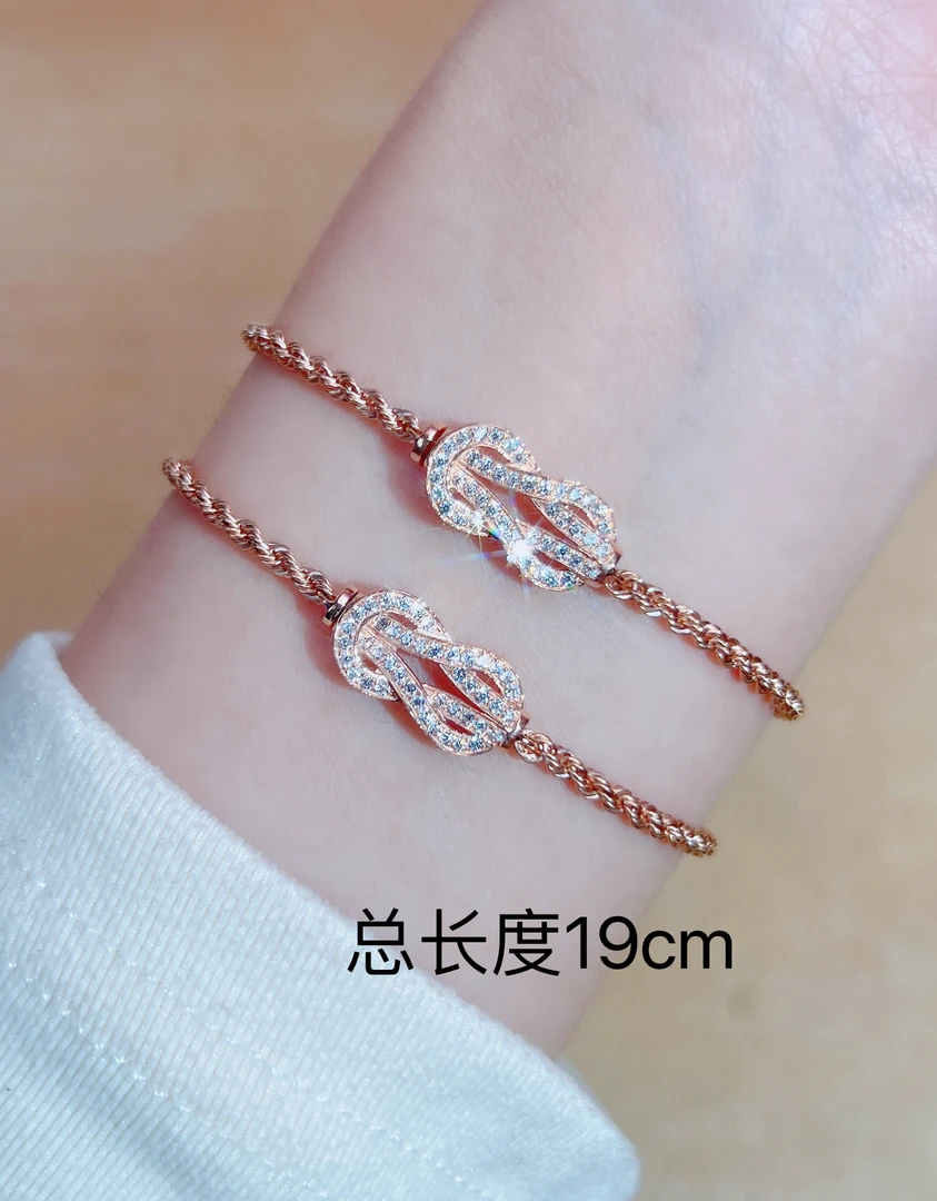 18k金轻奢气质马蹄手链（多样性发其一）