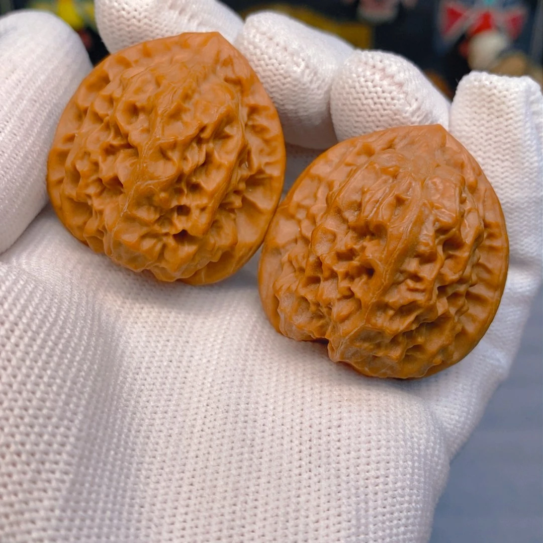 文玩核桃吊坠野蟾 方金蟾