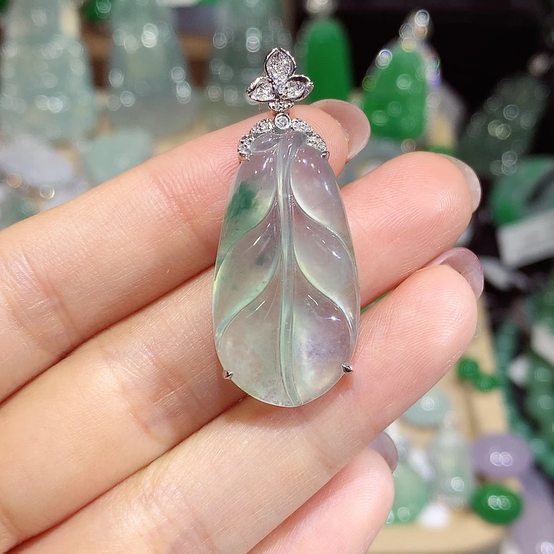 颈饰18K金镶嵌翡翠叶子