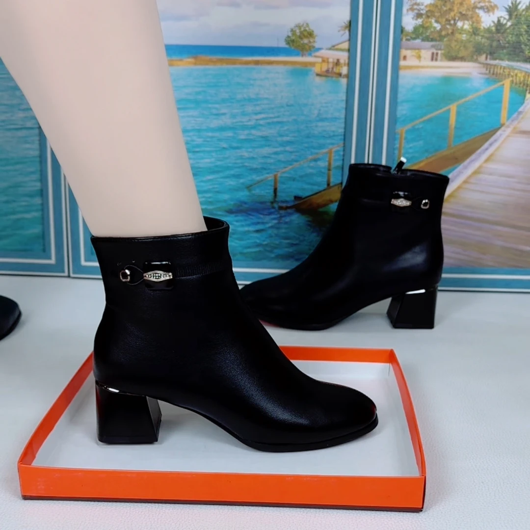 新款3公分圆头简约舒适小靴子软底不累脚秋冬女士短靴金福来3588