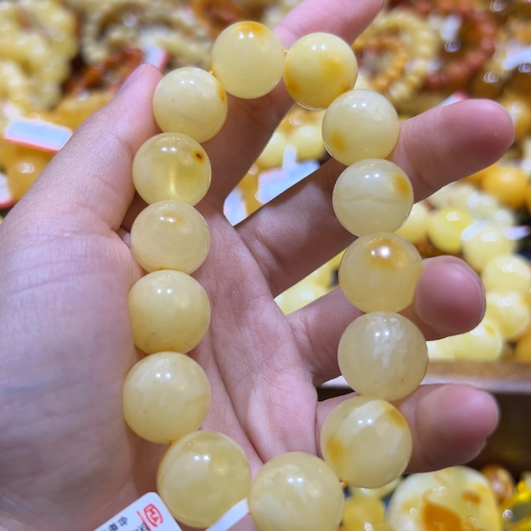 未镶嵌琥珀珠宝奇石