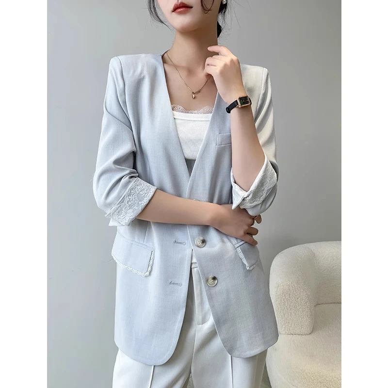 蕾丝拼接西装外套女夏季2025新款高级感v领休闲宽松西服垫肩上衣