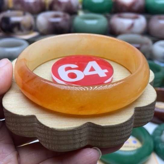 未镶嵌手镯石英质玉