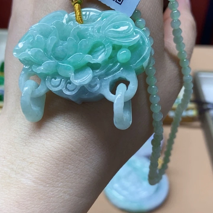 翡翠未镶嵌颈饰吊坠