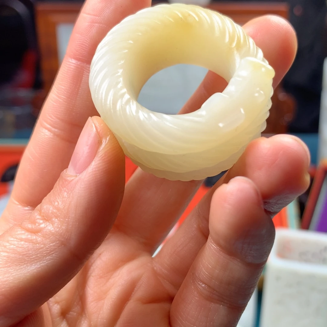 用***6和田玉未镶嵌颈饰