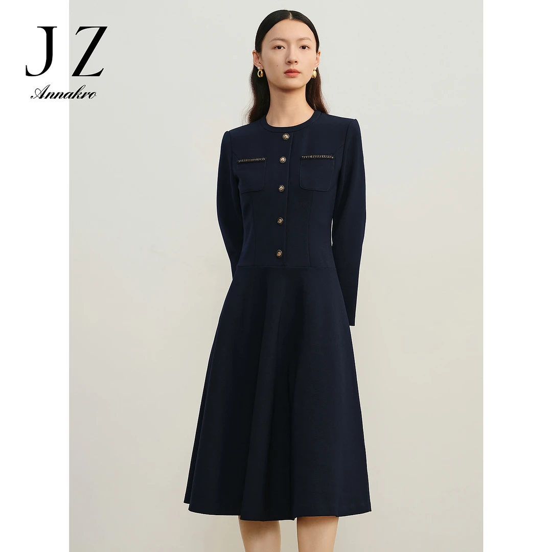 【羊羊专属】玖姿·安娜蔻JTDD50022圆领修身挺括质感连衣裙款