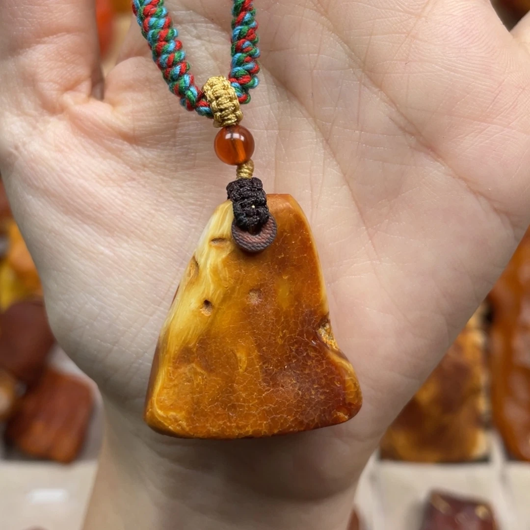 琥珀未镶嵌珠宝奇石