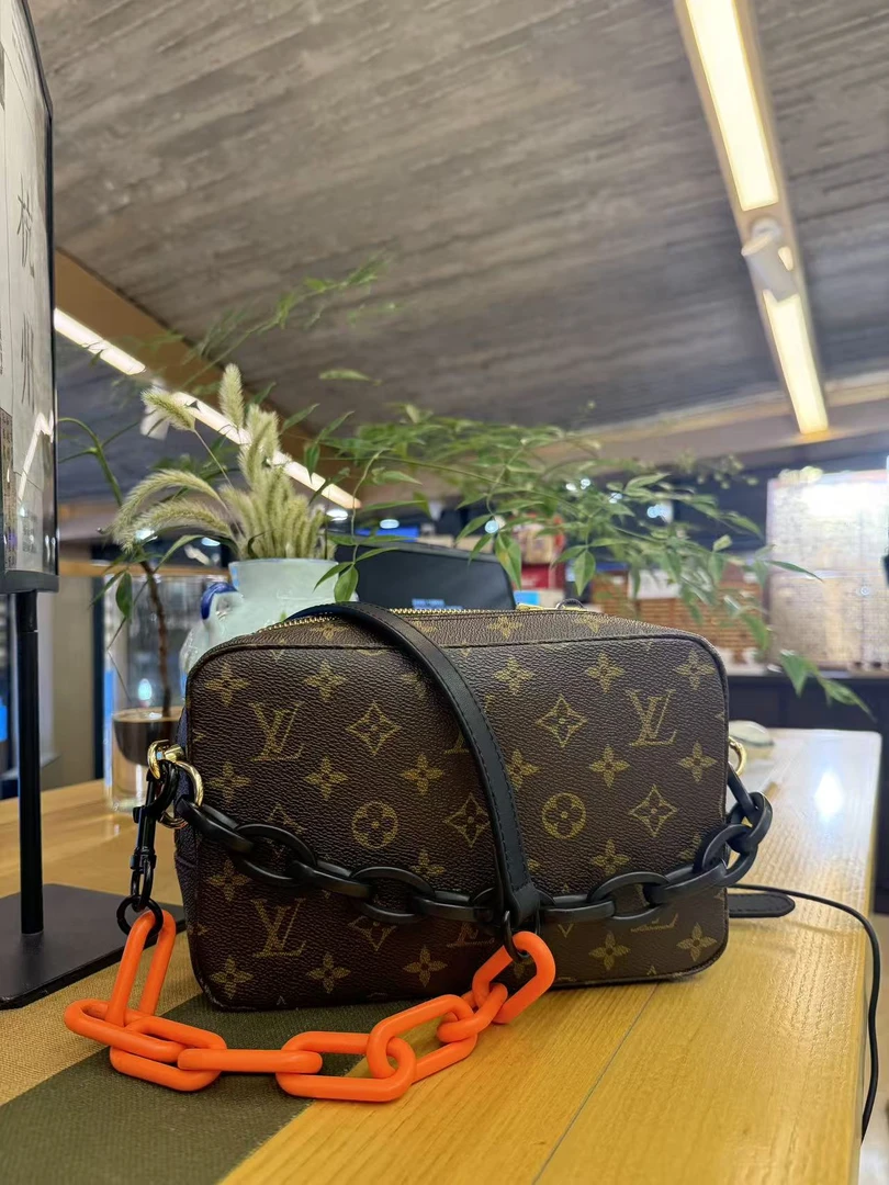 修复品LouisVuitton/路易威登经典23洗漱包单肩斜挎包3