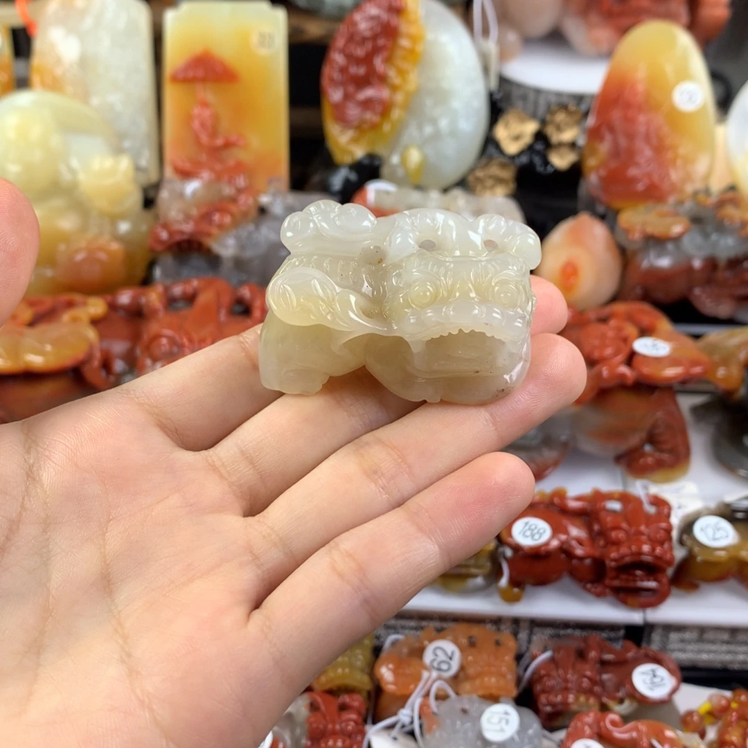 石英质玉（黄龙玉）未镶嵌挂件