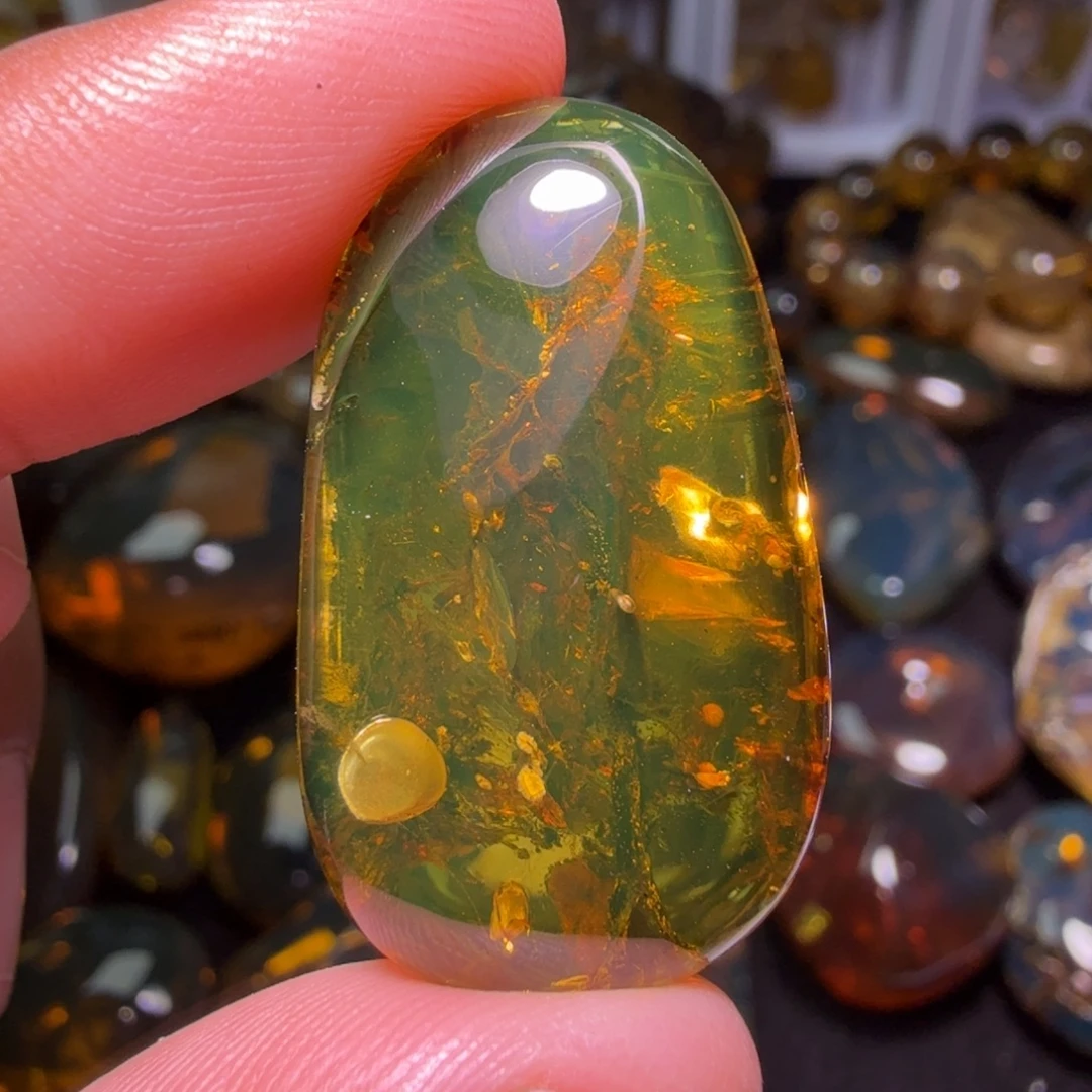 琥珀未镶嵌裸石111