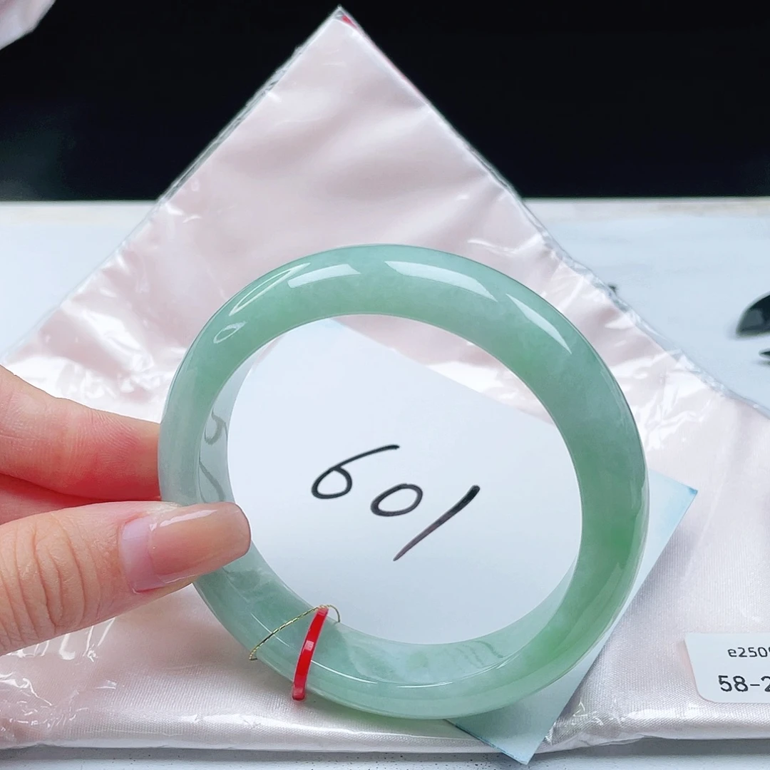 酒***七翡翠未镶嵌手镯58正圈