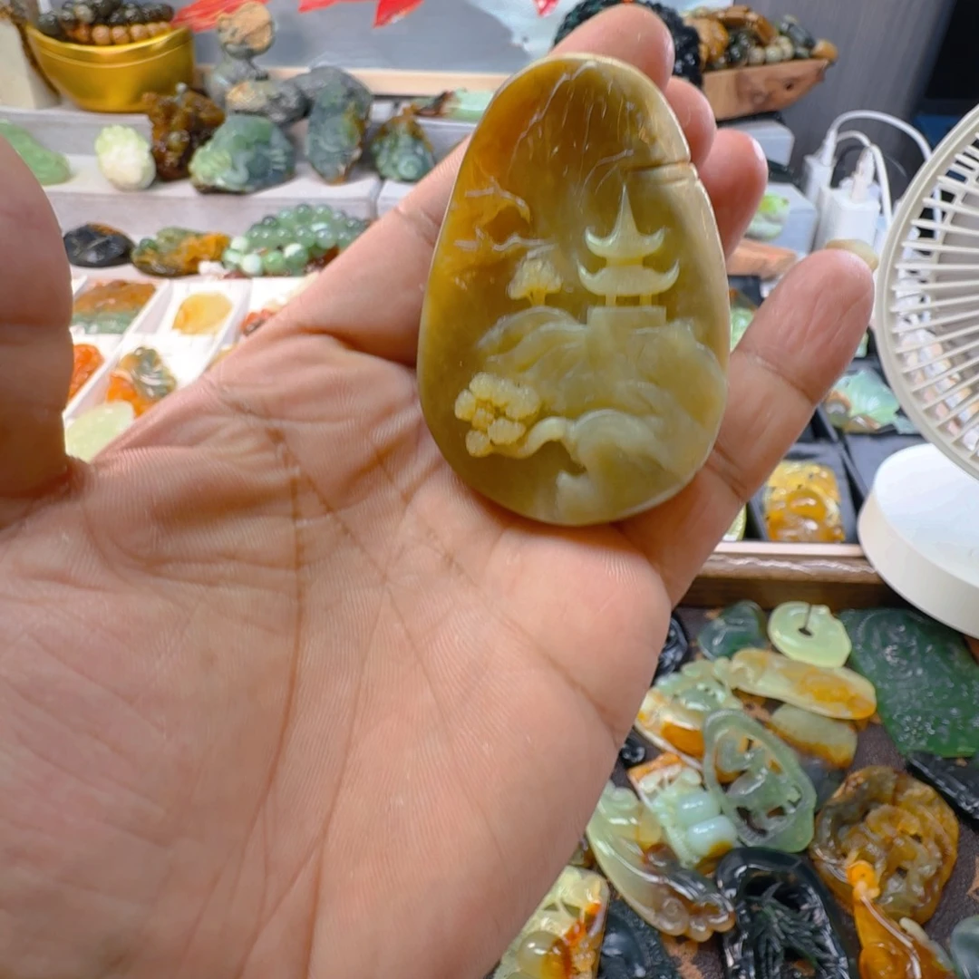 蛇纹石玉未镶嵌颈饰