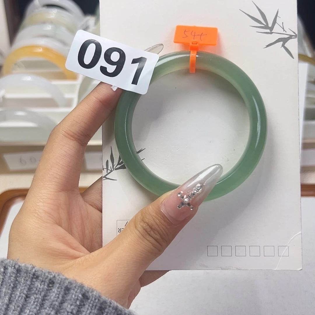 石英质玉未镶嵌手镯54+