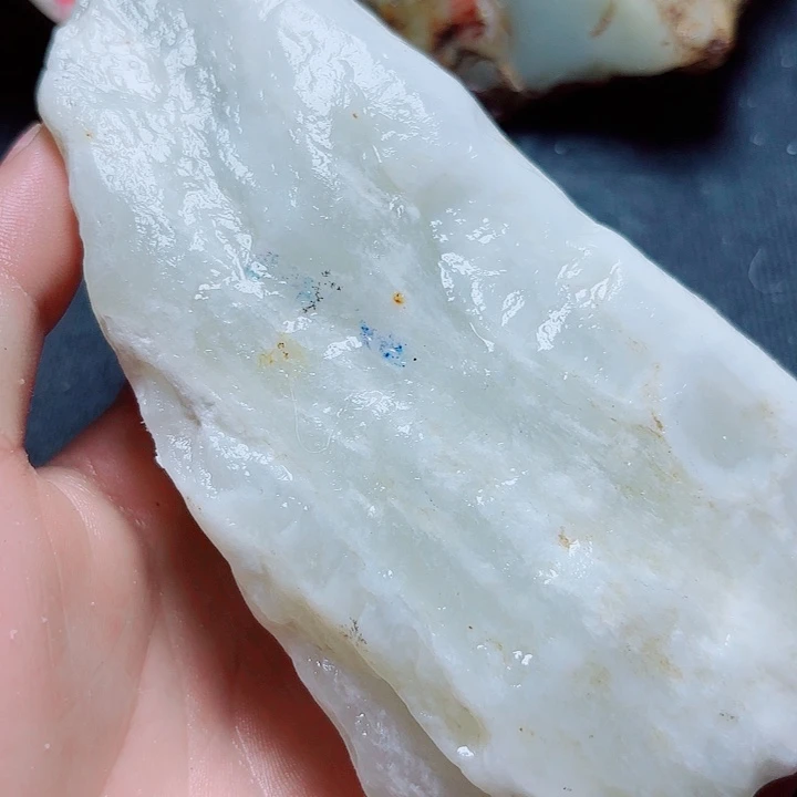 和田玉（糖玉）未镶嵌珠宝奇石