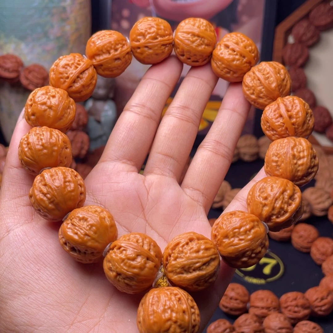 文玩核桃手串龙珠