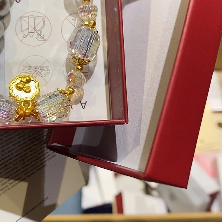 l***yAVON中古饰品香水礼盒装