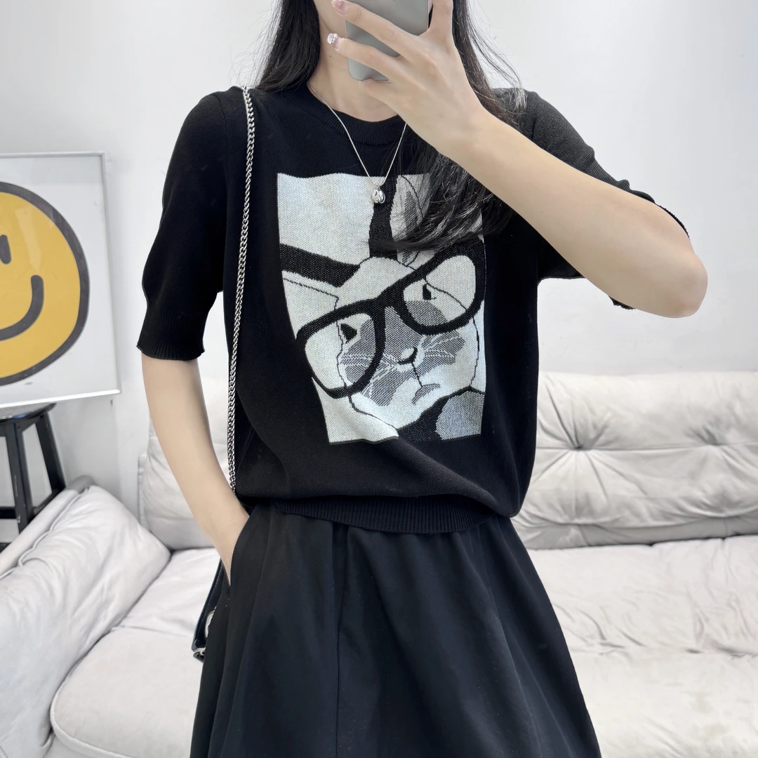 【大美丽定制】2025早秋新品 时尚卡通提花宽松显瘦圆领针织上衣女