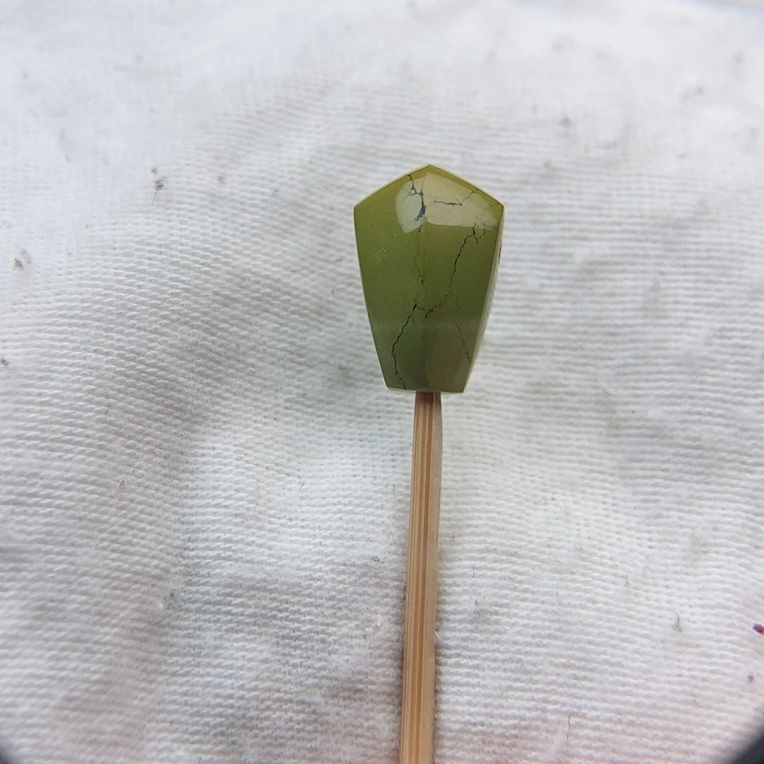 绿松石颈饰未镶嵌