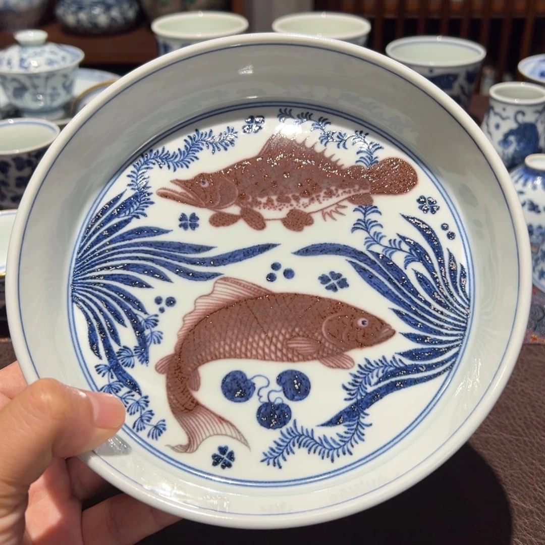 精品青花釉里红鱼藻纹壶承直径约18厘米