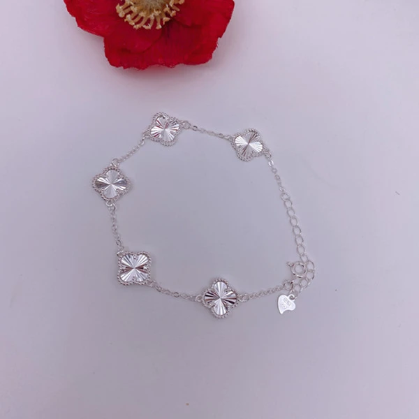 足银手链 足银990镭射四叶草手链  轻奢  19+3厘米