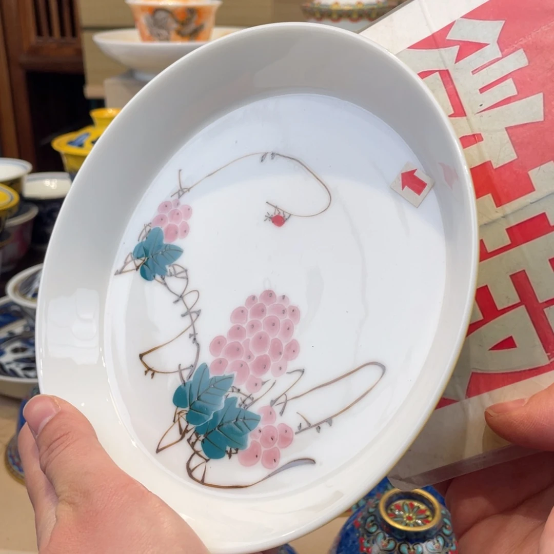 盘景德镇市。景德镇瓷器