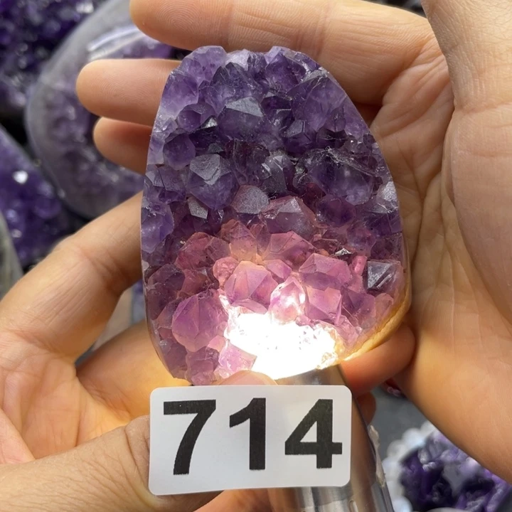 未镶嵌水晶大型摆件（非配饰）