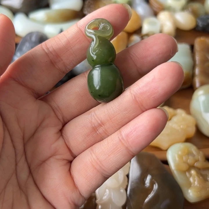 未镶嵌和田玉（糖玉）珠宝奇石
