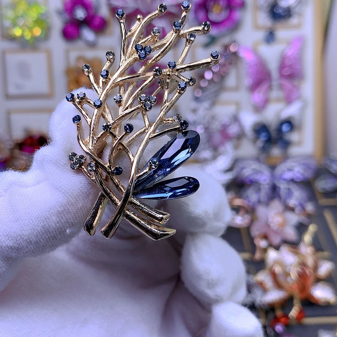 合成立方氧化锆铜施华胸针