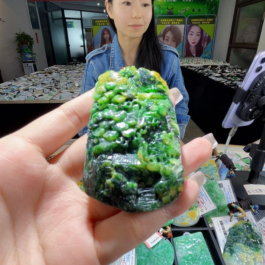 颈饰未镶嵌翡翠一