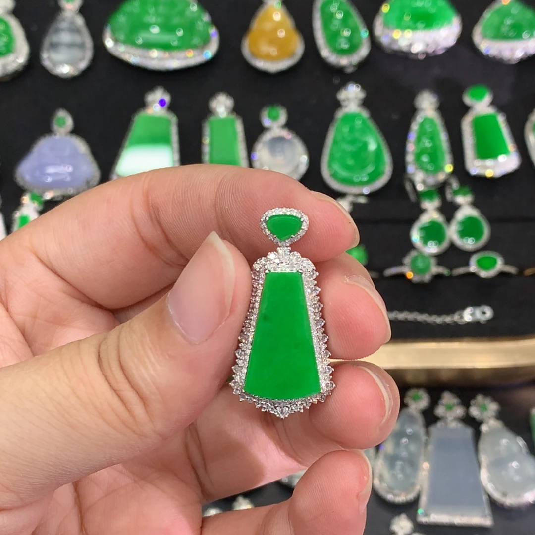 翡翠18K金镶嵌吊坠(不含链)吊坠