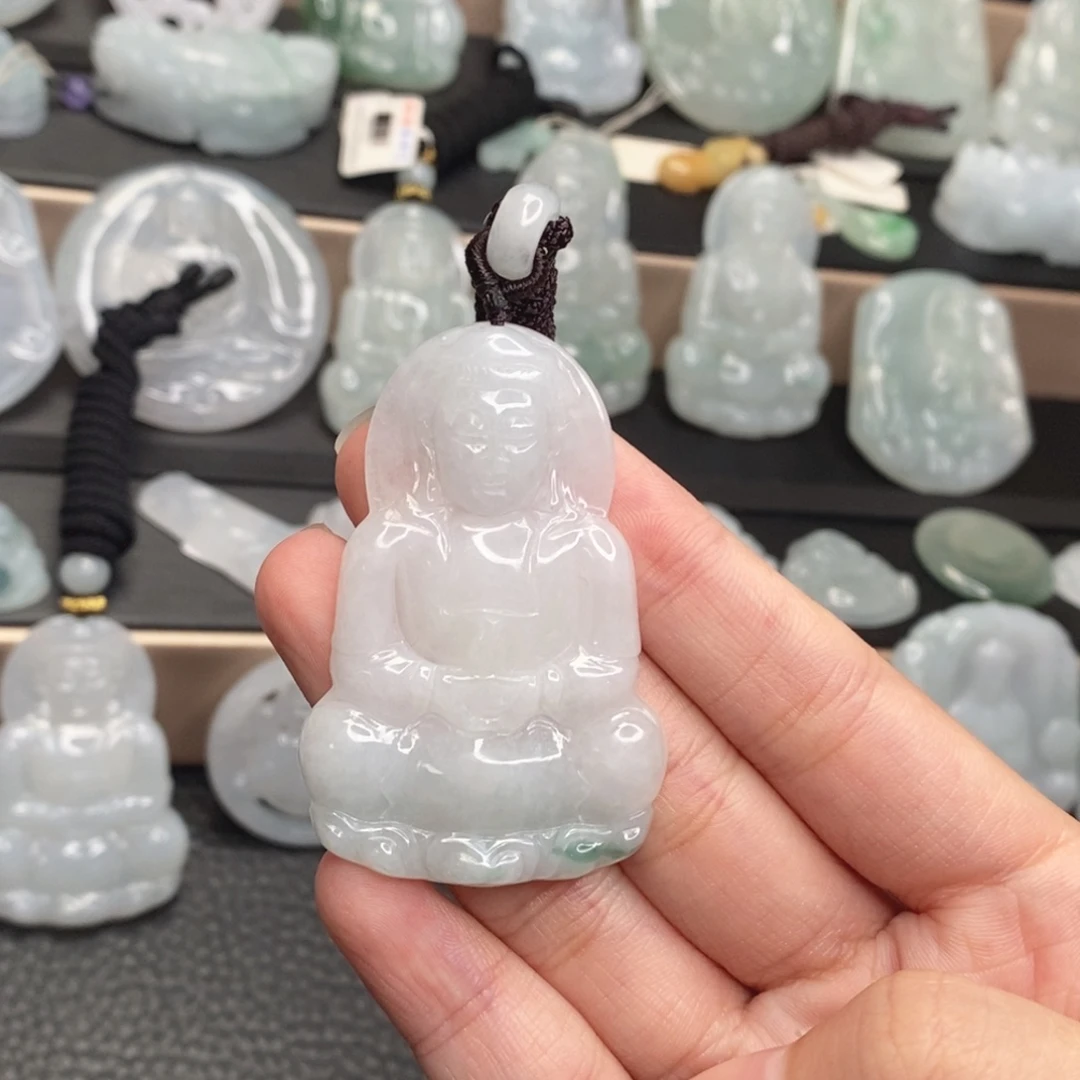 颈饰未镶嵌翡翠观音