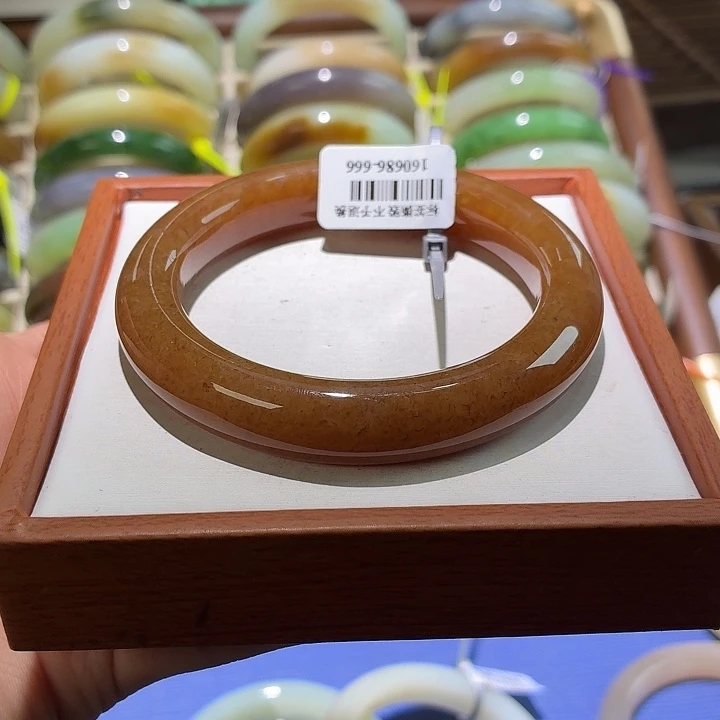 和田玉未镶嵌手镯60。 58/59