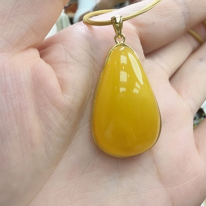 琥珀未镶嵌珠宝奇石