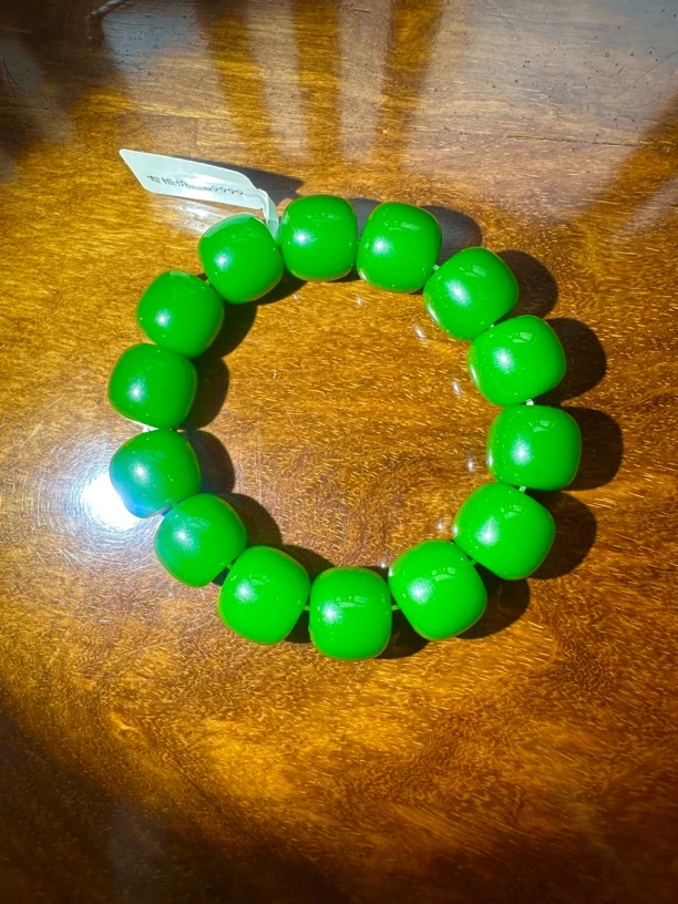 YS0050蒂王绿老田家玉手串