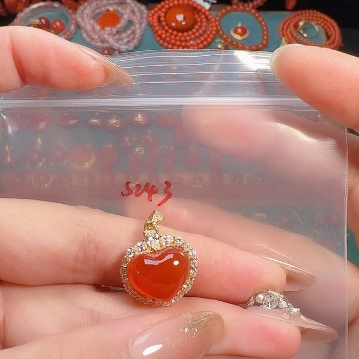 南红玛瑙银S925镶嵌吊坠