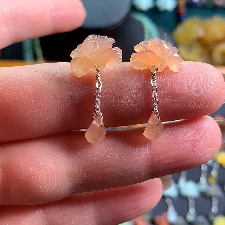 未镶嵌蛇纹石玉耳饰