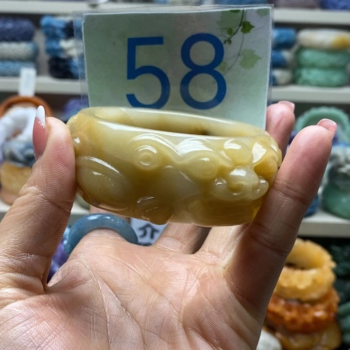 未镶嵌手镯石英岩玉