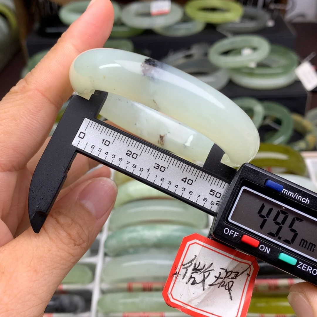 蛇纹石玉未镶嵌手镯769