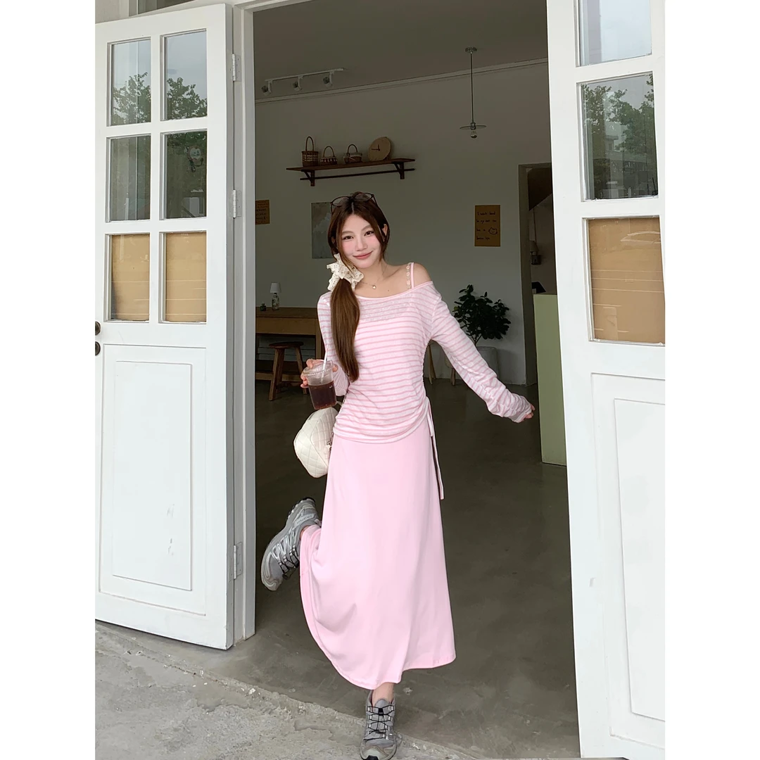 甜美粉色吊带连衣裙2025秋冬新款收腰显瘦时尚减龄叠穿中长裙女潮