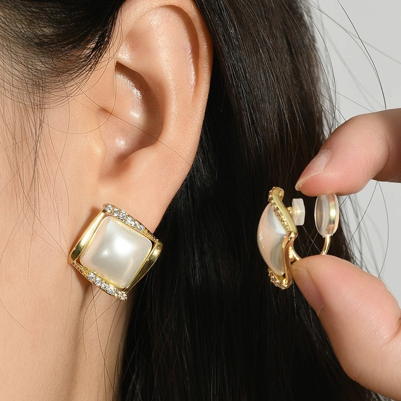 合金耳饰 【双垫无耳洞耳夹】免打孔蚊香盘耳夹女新款白黑蓝色方块