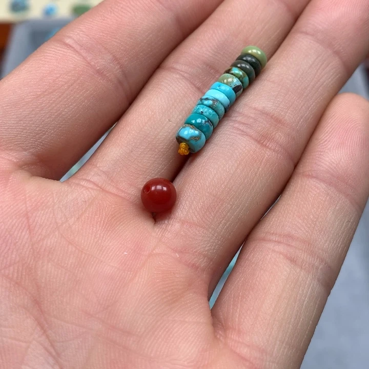 南红玛瑙配饰未镶嵌