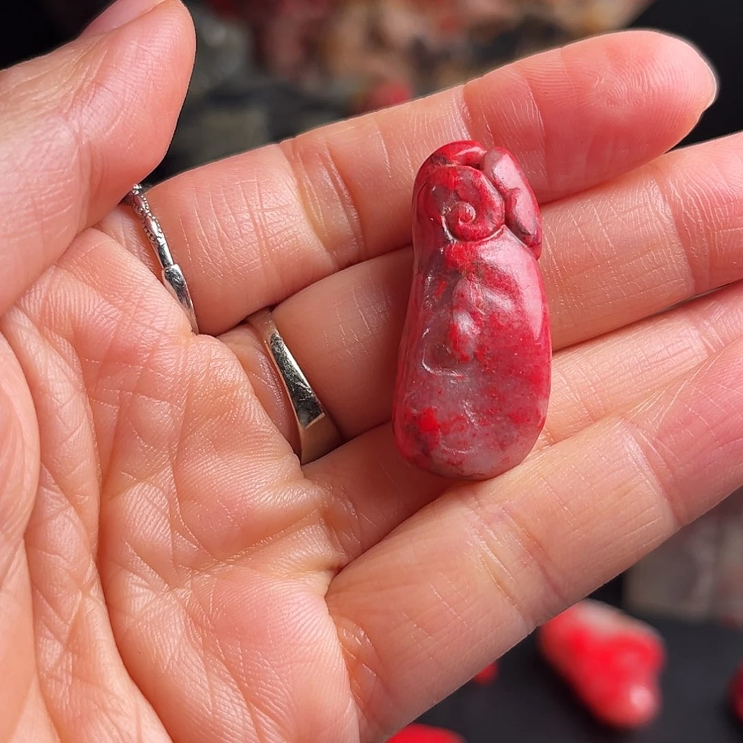 昌化石其他鸡血石挂件