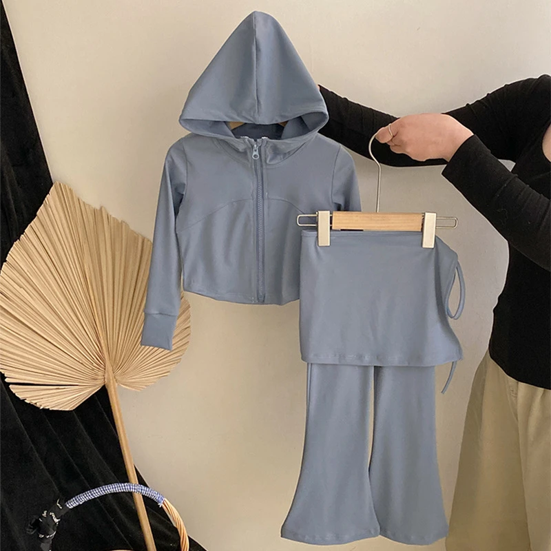 R25060春秋季新款韩版女童时尚连帽拉链外套屁帘喇叭裤运动三件套