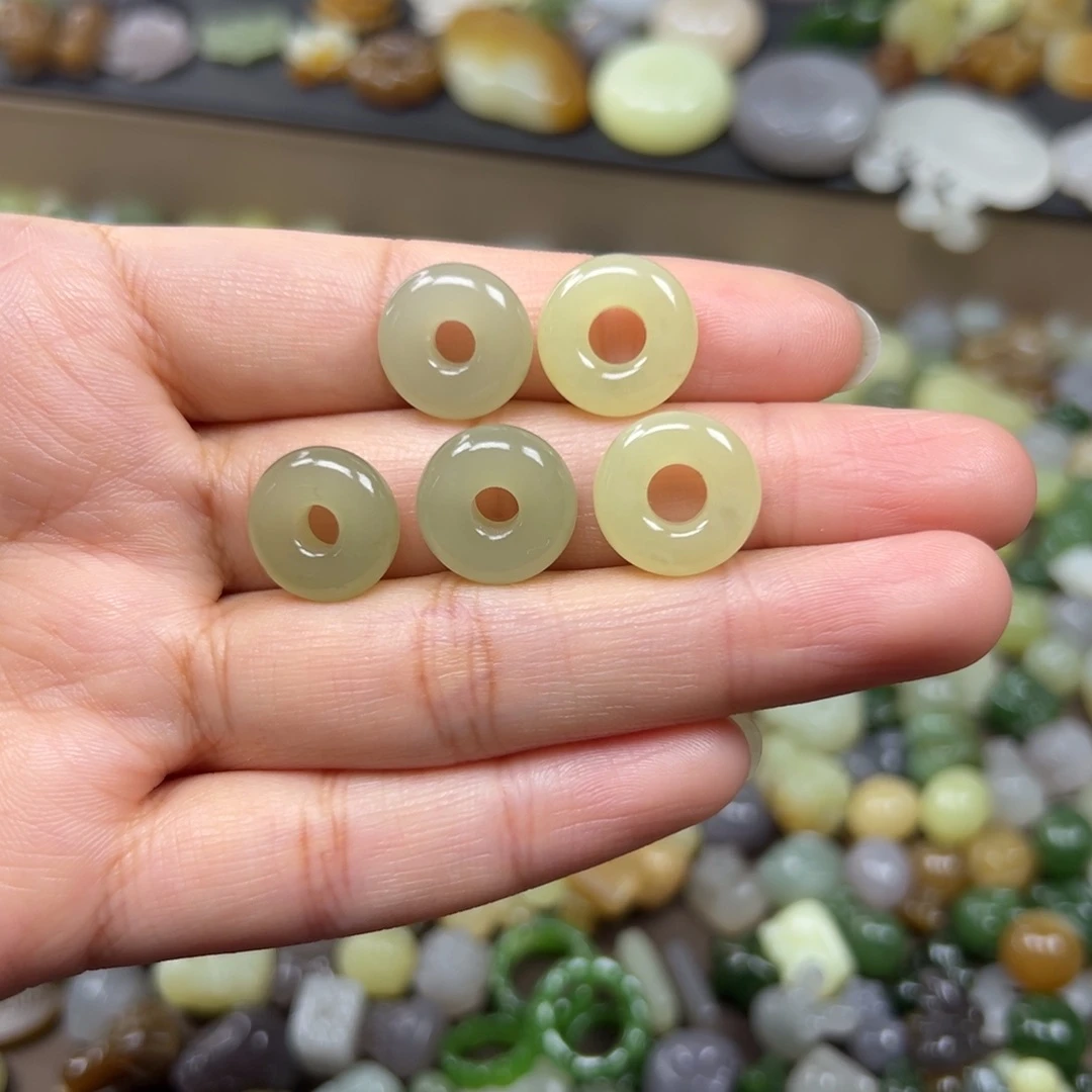 和田玉未镶嵌颈饰68一个多样性发其一