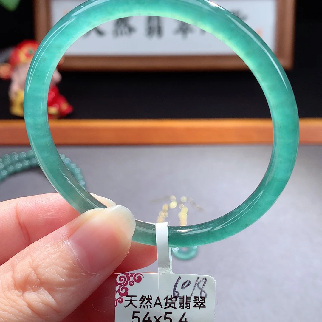 未镶嵌手镯（圆镯）翡翠