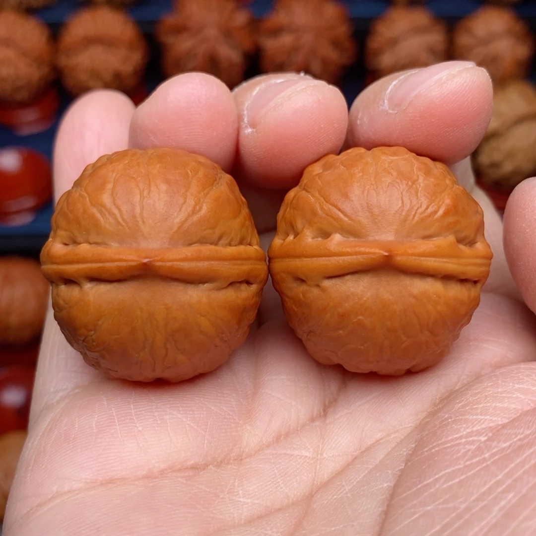 把件文玩核桃手捻野生精品石头