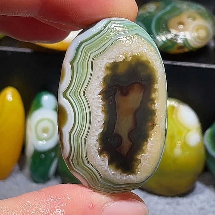 玛瑙/玉髓未镶嵌珠宝奇石