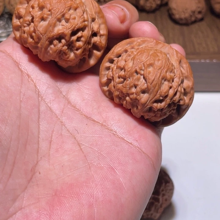9****吊坠文玩核桃红皮宫灯核桃